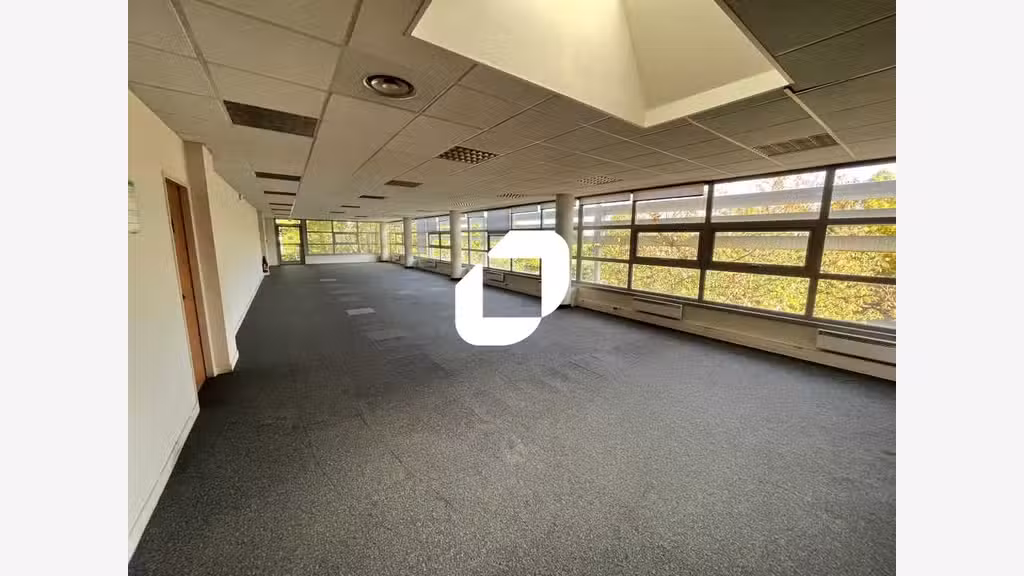 A louer Local d'activité 3403m² Combs la ville