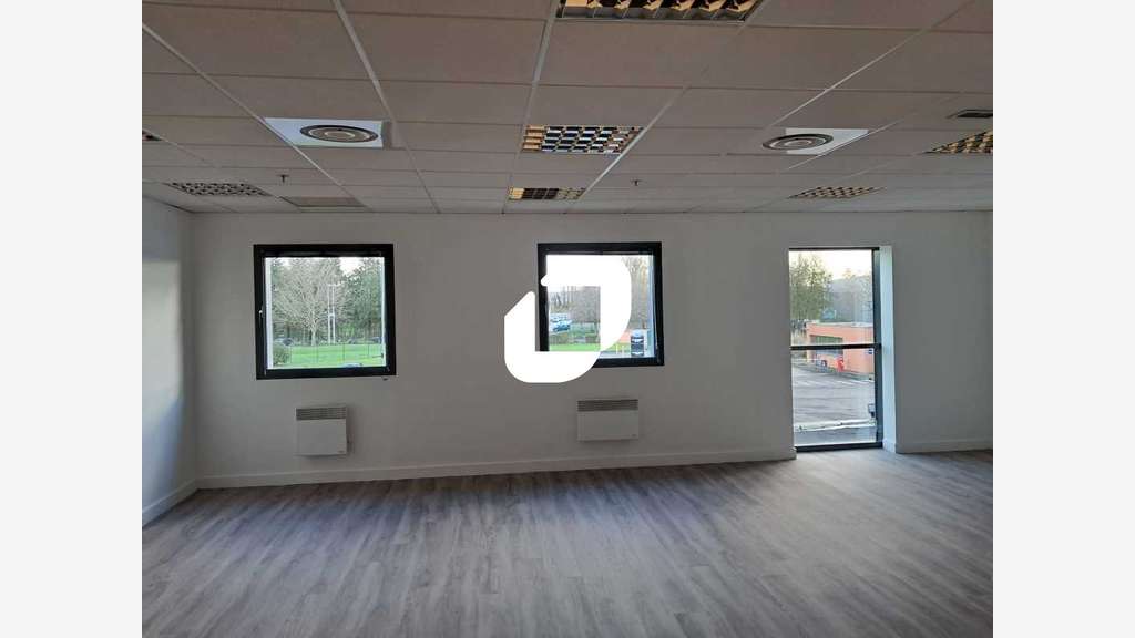 A louer Local d'activité 5749m² Compans