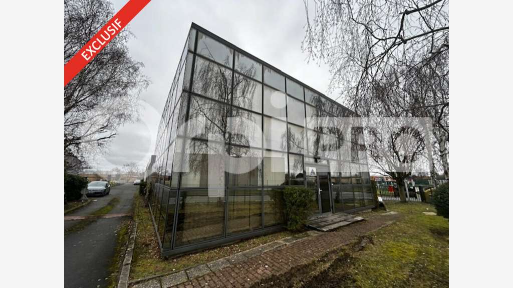 Local professionnel 225m² à louer à Compiègne