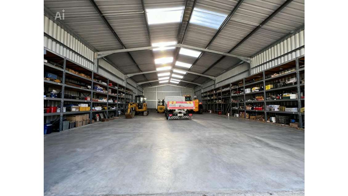 A louer local d'activité 300m² Lacroix Saint Ouen