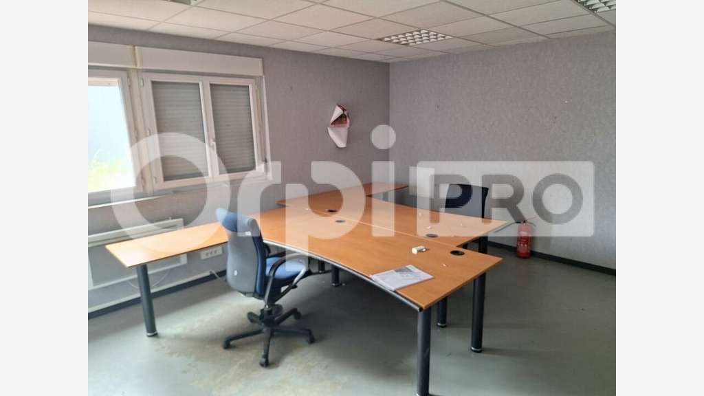 Local d'activité de 317m² à louer en ZAC Compiègne