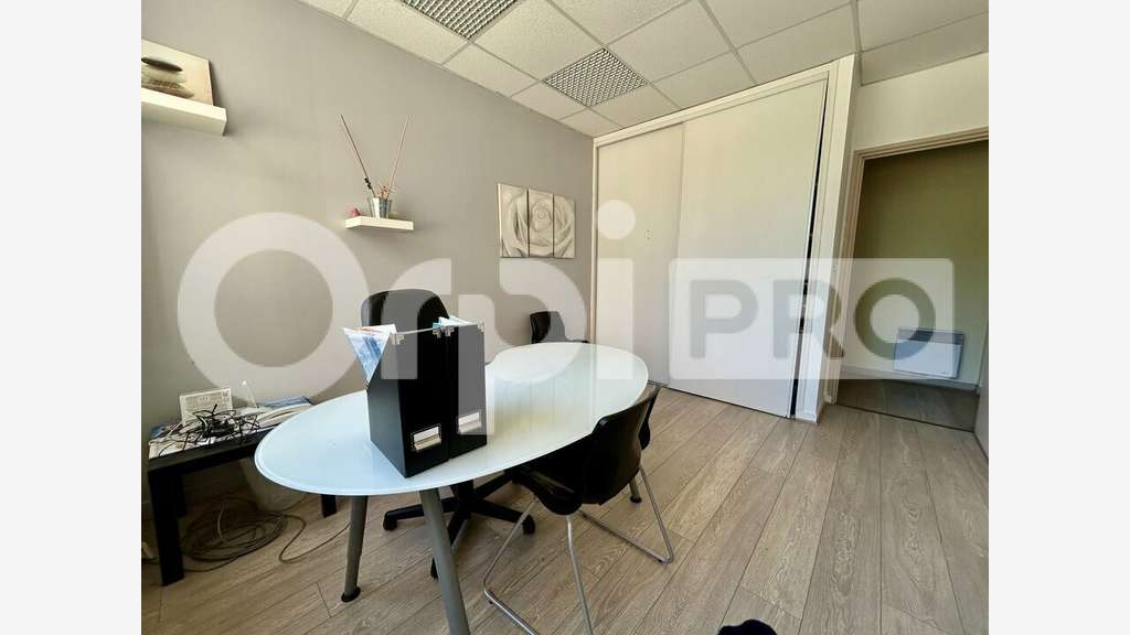 COMPIÈGNE - LOCAL PROFESSIONNEL à louer