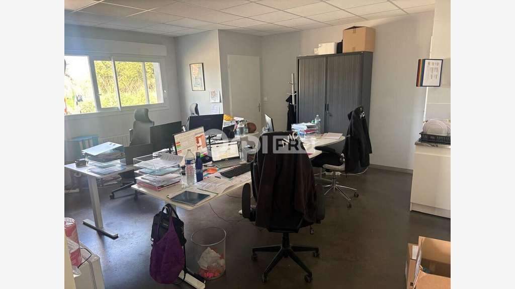 A louer local bureaux et stockage 90m² Compreignac