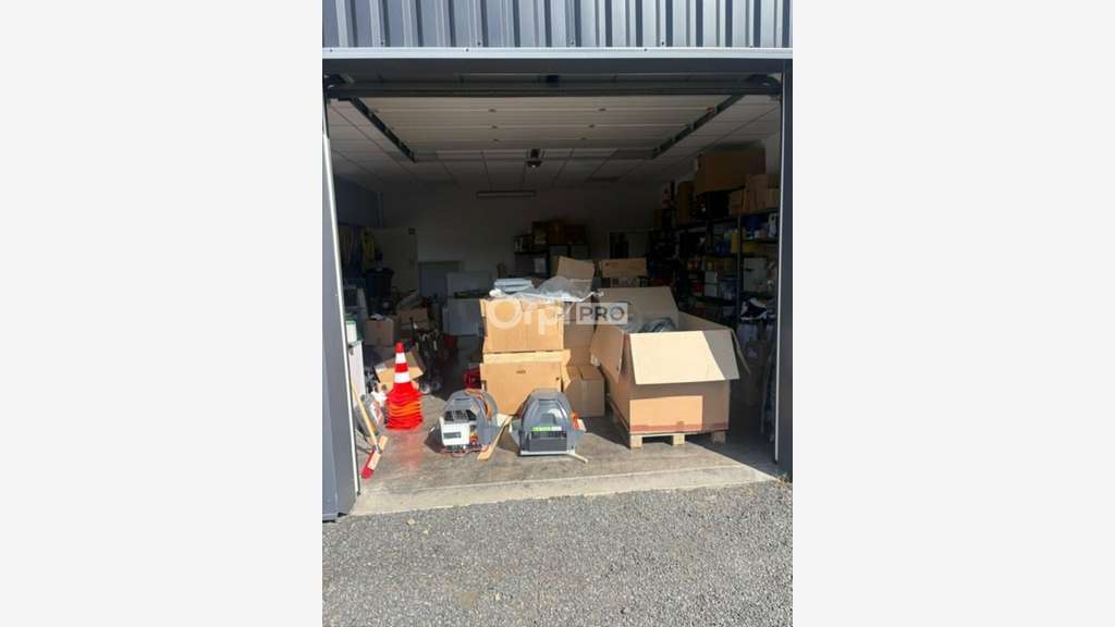A louer local bureaux et stockage 90m² Compreignac