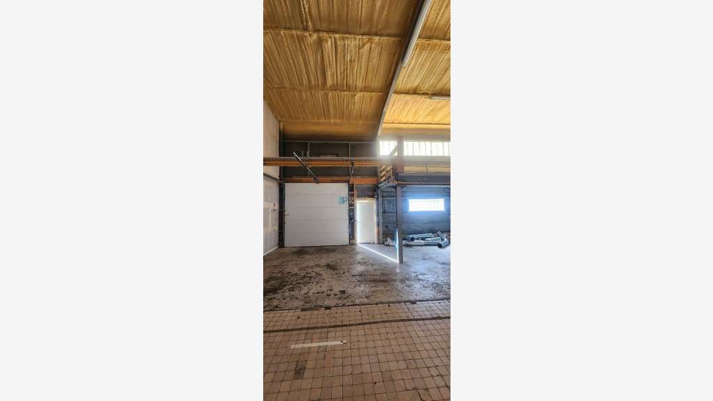 A louer local d'activité 204m² bon état Concarneau
