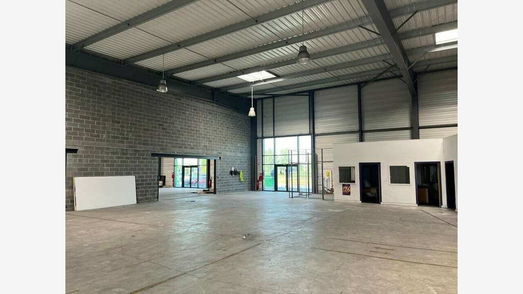 A louer entrepôt 560m² Coquelles emplac sécurisé