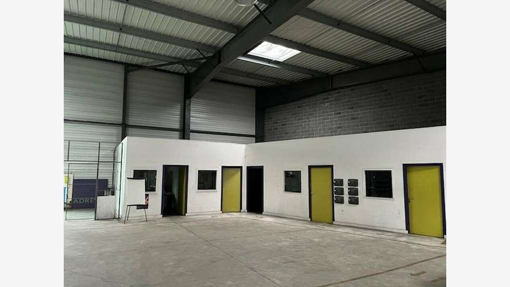 A louer entrepôt 560m² Coquelles emplac sécurisé