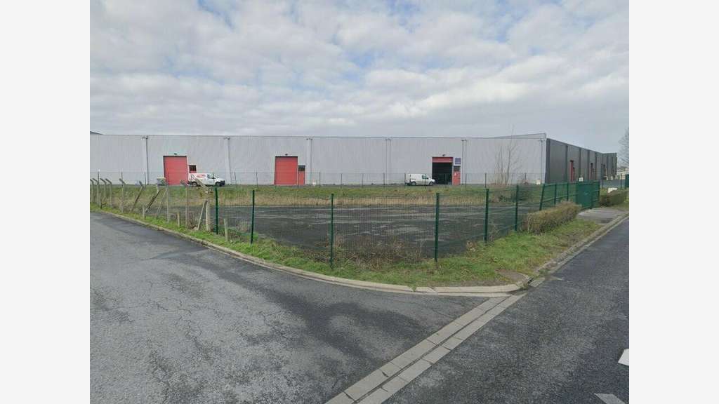 A louer entrepôt 560m² Coquelles emplac sécurisé