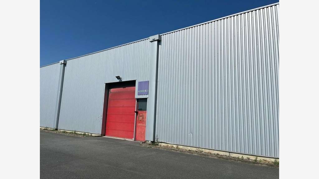 A louer entrepôt 607m² Coquelles parc Eurocap
