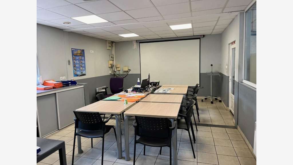 À louer – Local industriel de 6 388 m² dans la zon