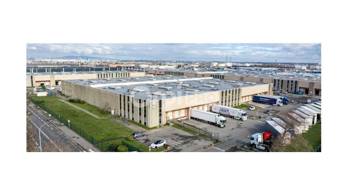 Local d'activité à louer 2 090m² à Corbas