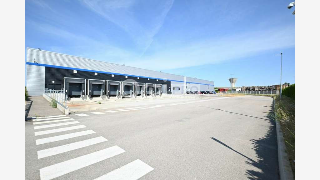 Entrepôt à louer 7064m² à Corbas