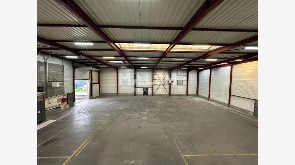 Bâtiment d'activités à louer 3046m² à Corbas