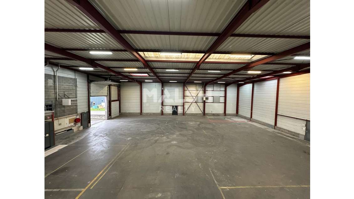 Bâtiment d'activités à louer 3046m² à Corbas