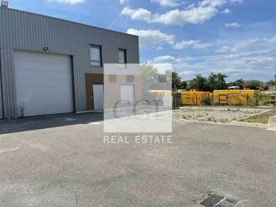 Local d'activité 329m² à louer à Corbas
