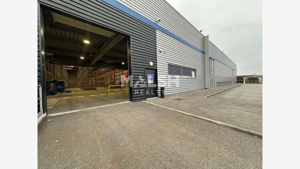 Bâtiment logistique indépendant 7064m² à Corbas