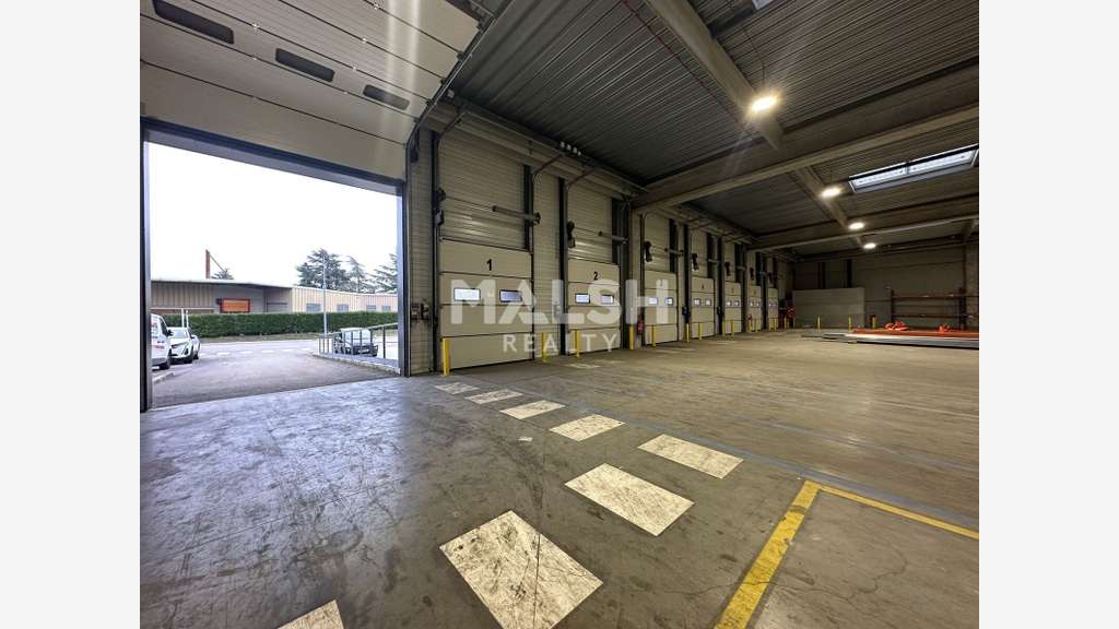 Bâtiment logistique indépendant 7064m² à Corbas