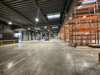 Bâtiment logistique indépendant 7064m² à Corbas