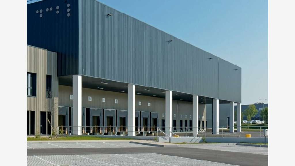 A louer entrepôt logistique 5402m² à Corbas