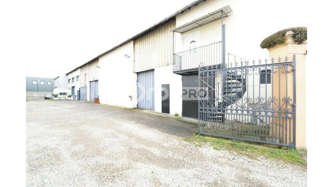 Local d'activité à louer de 278m² à Corbas