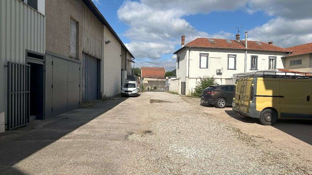Local bureaux entrepôts activités à Corbas