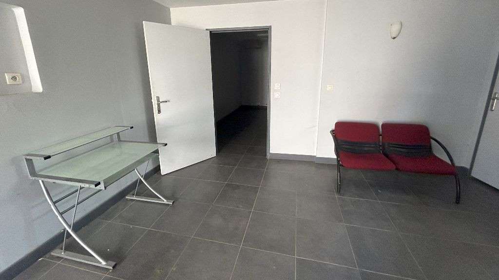 Local bureaux entrepôts activités à Corbas