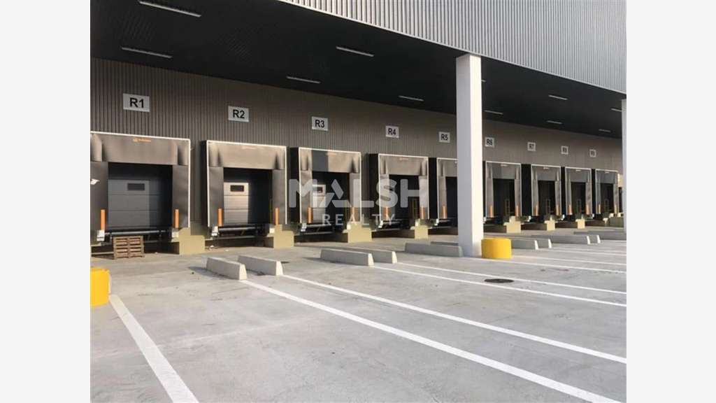 Bâtiment de distribution urbaine à louer à Corbas