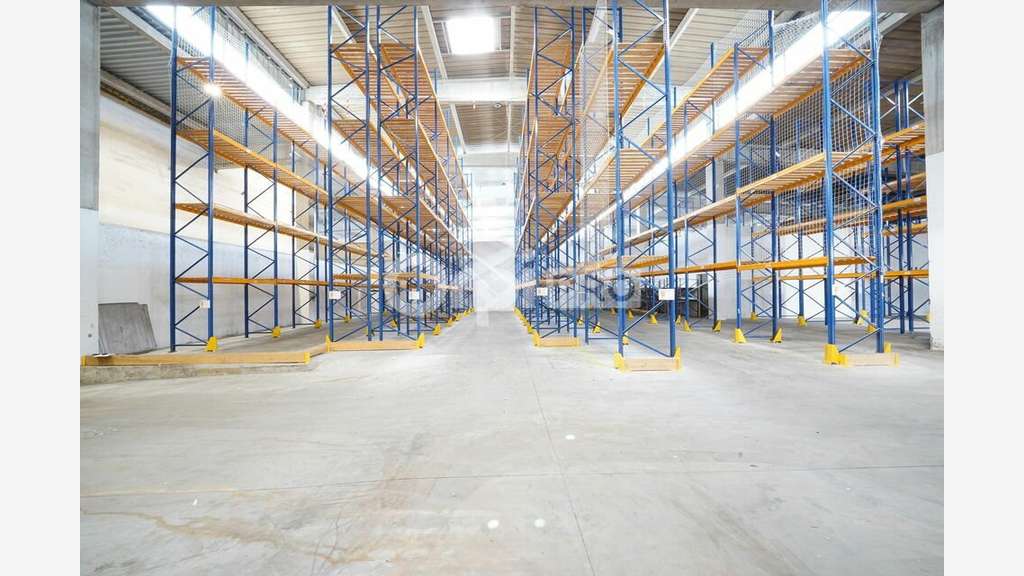 Location local d'activité 1867m² Corbas proche A7