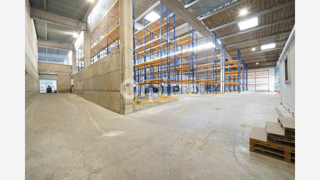 Location local d'activité 1867m² Corbas proche A7