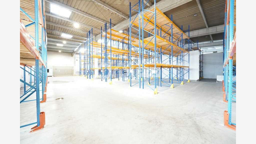 Location local d'activité 1867m² Corbas proche A7