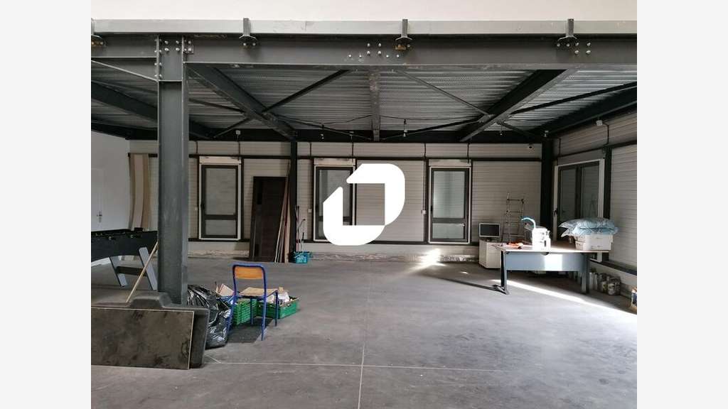 A louer Local d'activité 324m² Corbas