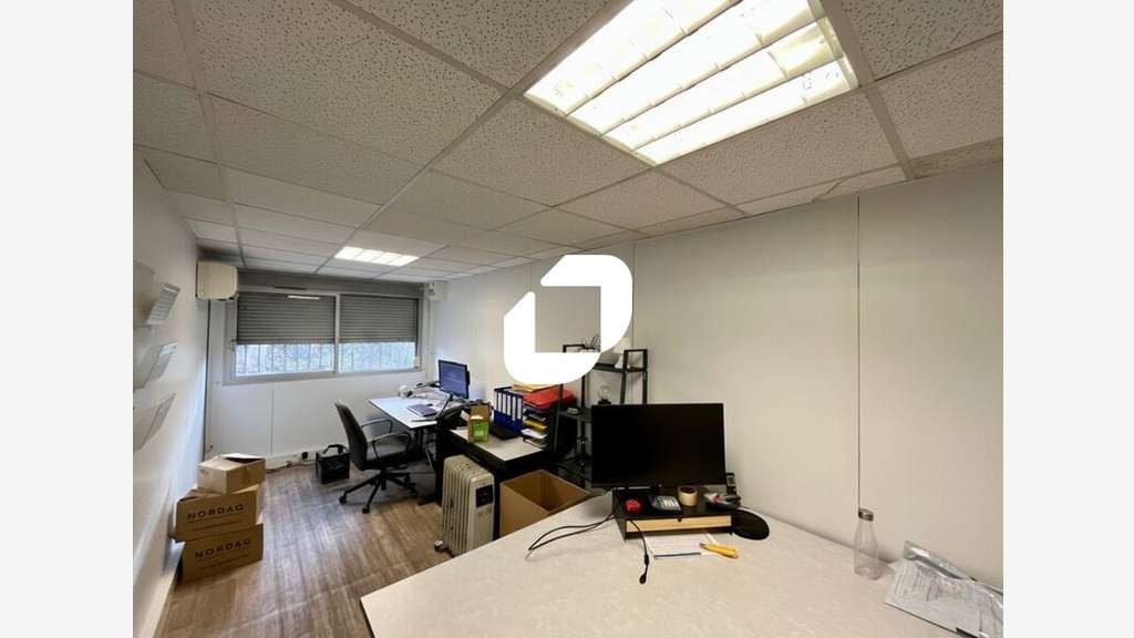 A louer Local d'activité 157m² Corbas