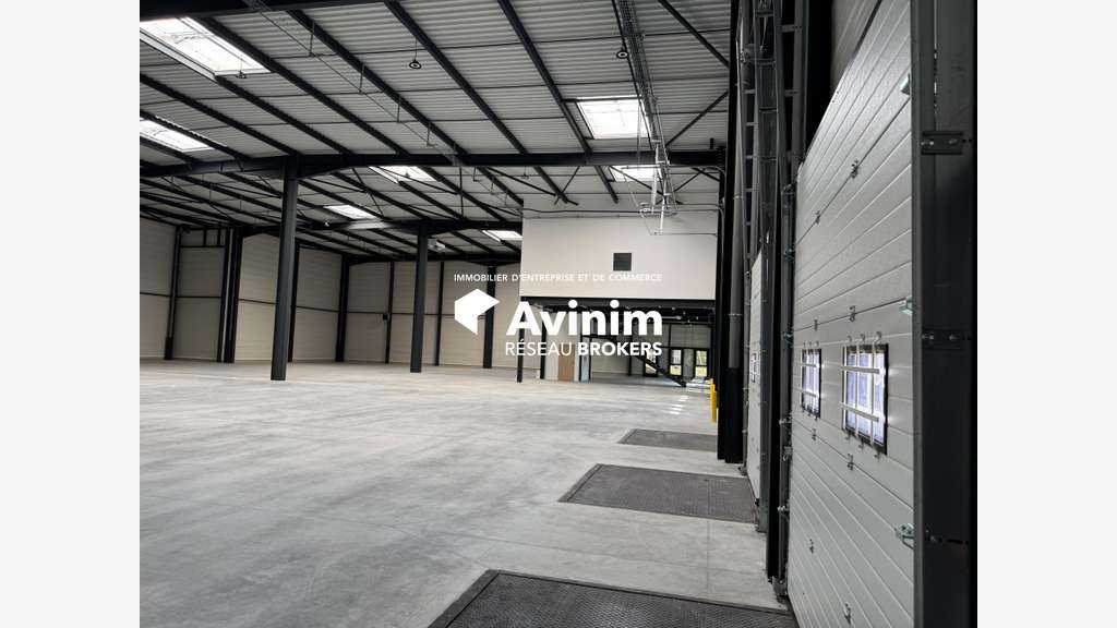 A louer entrepôt spécial logistique 1580m² Corbas