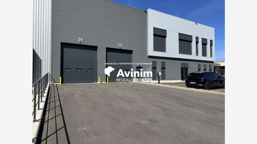 A louer entrepôt spécial logistique 1580m² Corbas
