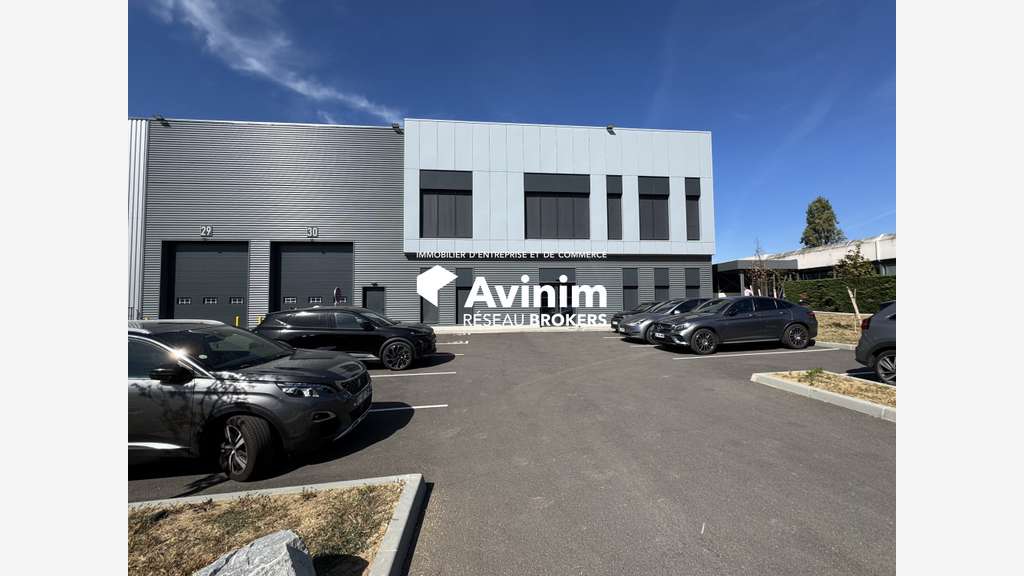 A louer entrepôt spécial logistique 1580m² Corbas