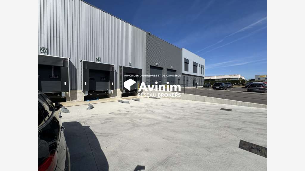 A louer entrepôt spécial logistique 1580m² Corbas