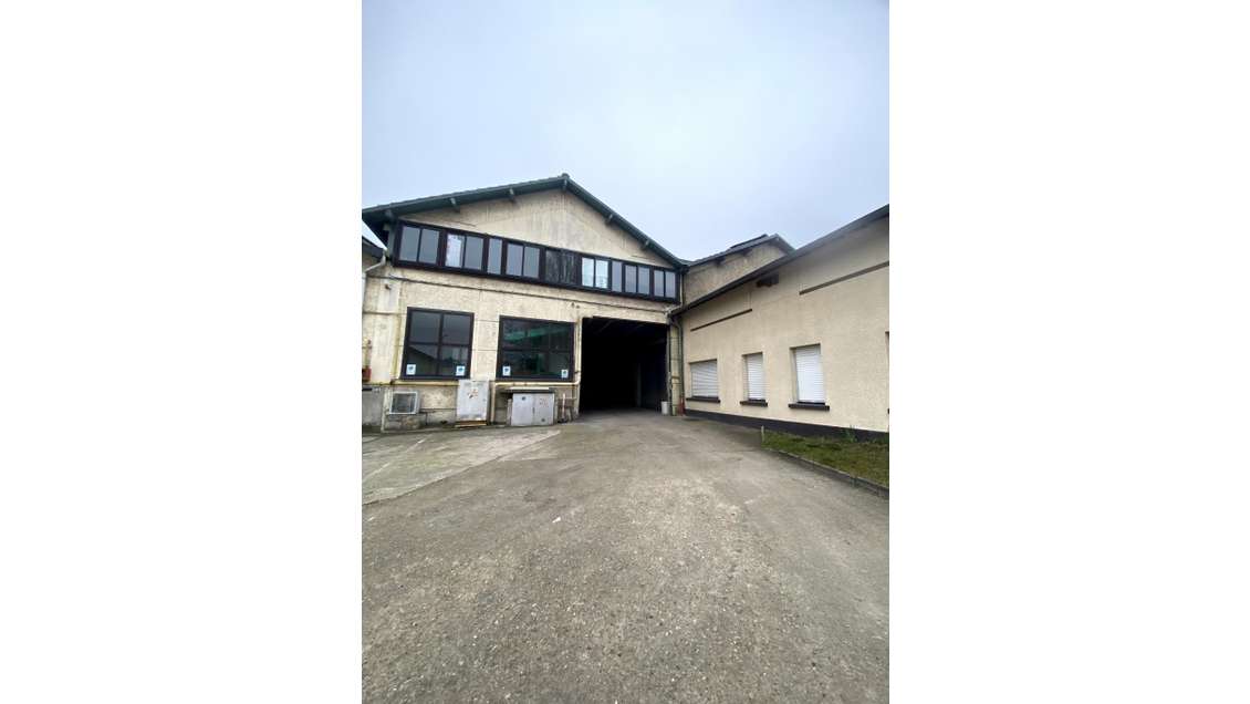 Entrepôt 874m² bel emplacement à Corbeil-Essonnes