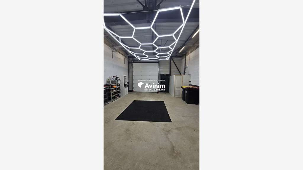 A louer locaux récents mixtes 65m² Urban Pro Park