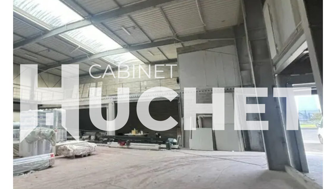 À louer local activité 935m² à Cormelles-le-Royal