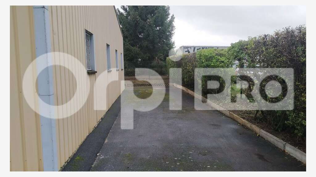 Local d'activité de 295m² à louer à Cormontreuil