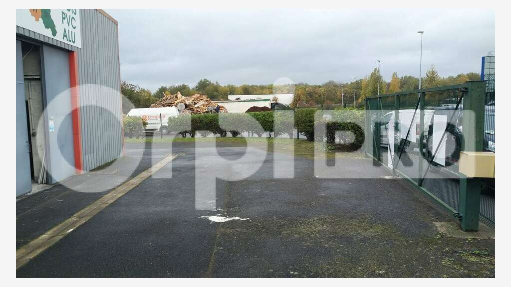 Local d'activité de 295m² à louer à Cormontreuil