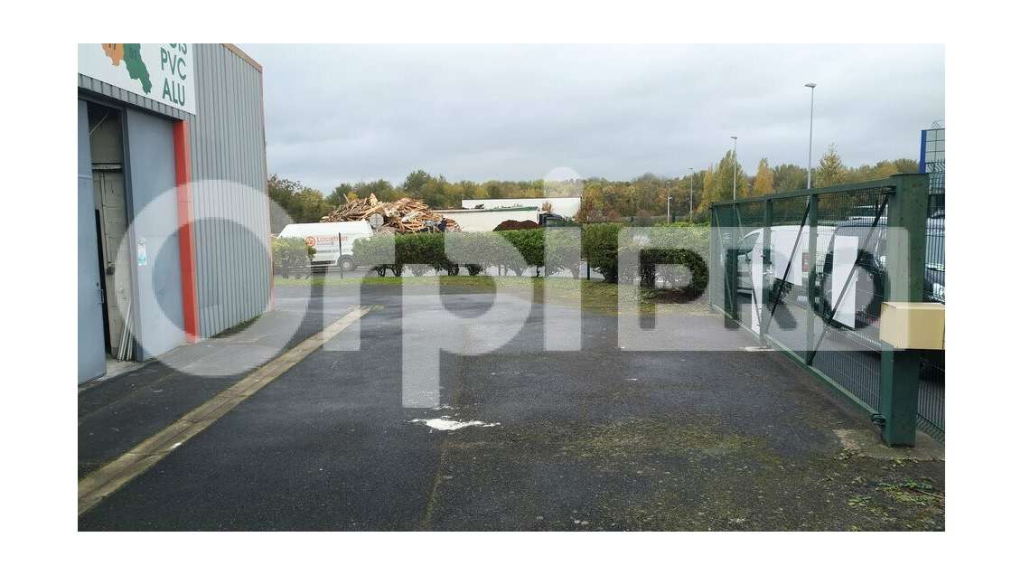 Local d'activité de 295m² à louer à Cormontreuil