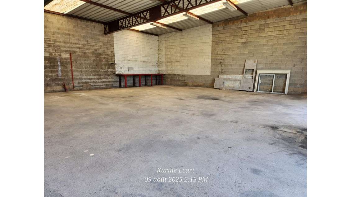 A louer entrepôt de stockage 200m² à Cormontreuil