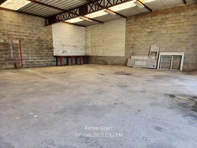 A louer entrepôt de stockage 200m² à Cormontreuil