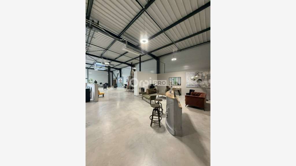 Local professionnel 500m² à louer à Cormontreuil