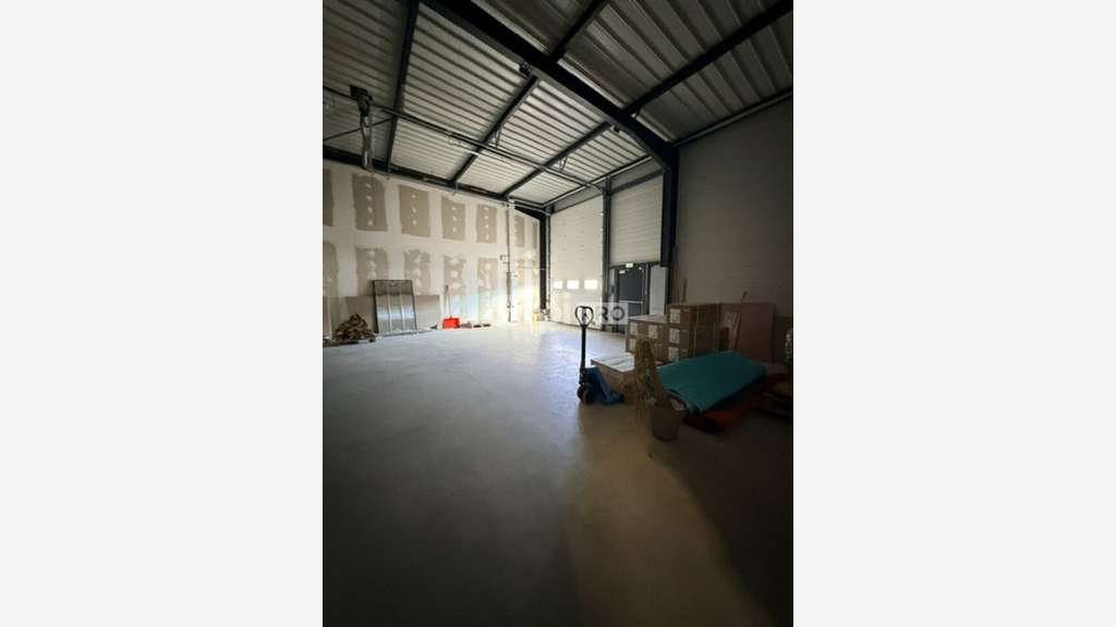 Local professionnel 500m² à louer à Cormontreuil