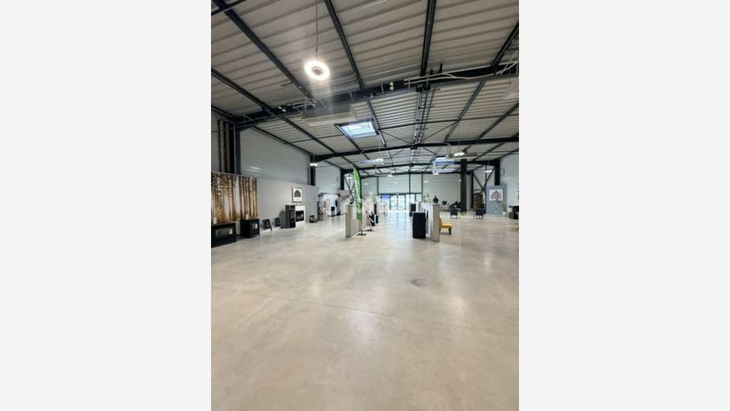 Local professionnel 500m² à louer à Cormontreuil