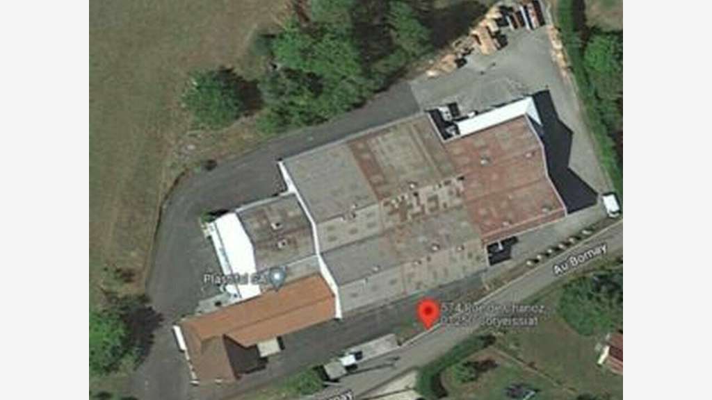 Local industriel 2670m² entre Bourg et Oyonnax