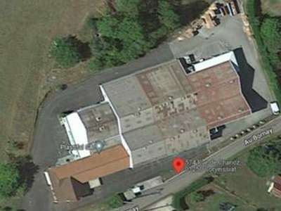 Local industriel 2670m² entre Bourg et Oyonnax