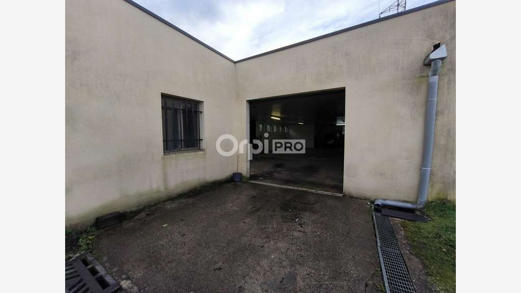 A louer local professionnel 210m² Malemort Cosnac